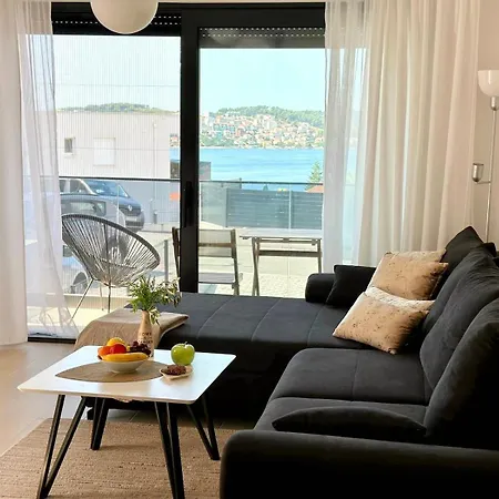 Apartment Marevista - Sea View, Pool & Private Garden Near *