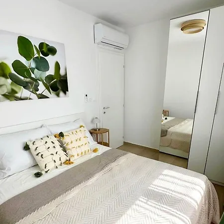 Marevista - Sea View, Pool & Private Garden Near